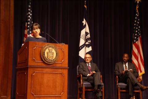 U.S. Secretary of Commerce Penny Pritzker Presents U.S. Companies with President's "E" Award for Export Success