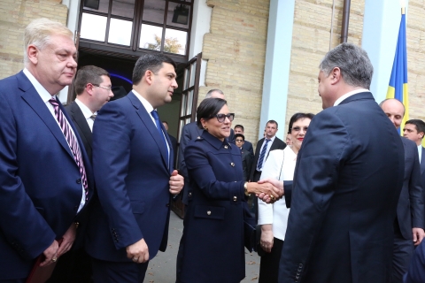 Secretary Pritzker and Ukranian President Poroshenko