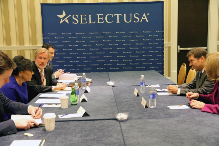 Secretary Pritzker meets with Josué Gomes da Silva, CEO of Coteminas at the 2015 SelectUSA Investment Summit.