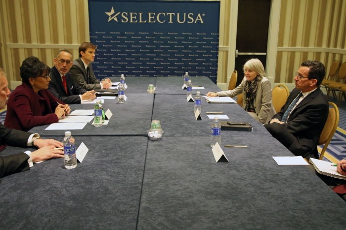 Secretary Pritzker meets with Governor Malloy of Connecticut at the 2015 SelectUSA Investment Summit. 