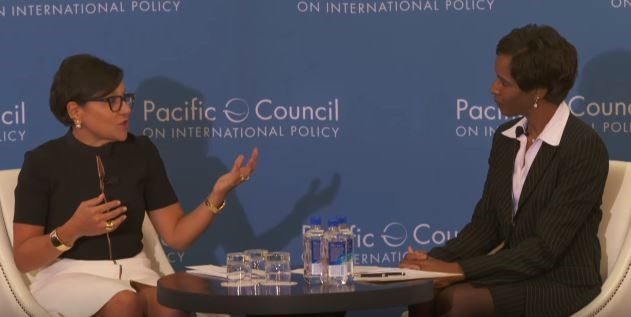 Secretary Pritzker and moderator Ann Simmons participating in an armchair discussion at the Pacific Council on International Policy in Los Angeles, CA. Source: Pacific Council on International Policy