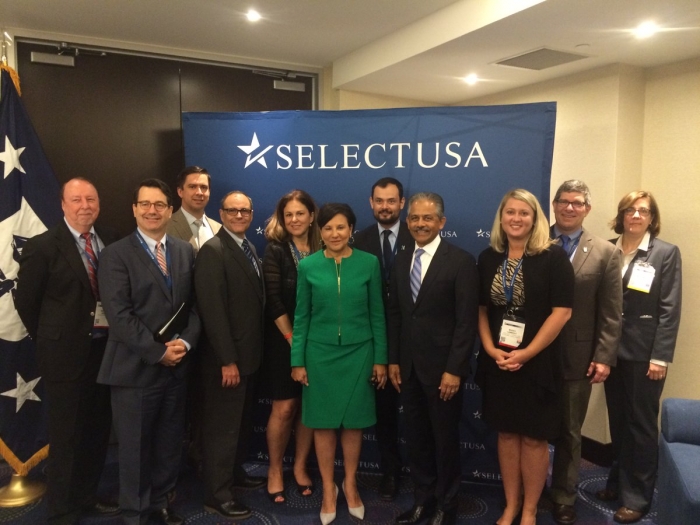 Commerce Secretary Penny Pritzker with the Florida Delegation at the USG Pavilion at the 2016 SelectUSA Summit (Photo Credit: Enterprise Florida)