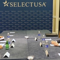 Secretary Pritzker meets with Mike Mcnamara, CEO of Flextronics at the 2015 SelectUSA Investment Summit.