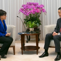 Secretary Pritzker meets with Hong Kong Chief Executive CY Leung