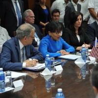 Secretary Pritzker (center) and Ambassador DeLaurentis (left) at the U.S.-Cuba Regulatory Dialogue Meeting