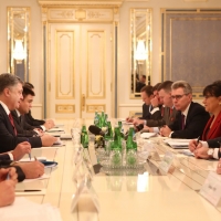 Secretary Pritzker and U.S. CEOs meet with Ukranian President Poroshenko