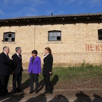 Secretary Pritzker tours historic factory in Veliky Pryts&#039;ky