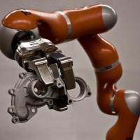  NIST Workshop Gets a &#039;Grip&#039; on Robotics Challenge (Photo: Falcon/NIST)