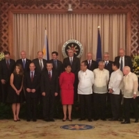 Secretary Pritzker meets with Philippine President Benigno Aquino III