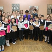 In Bila Tsirk’va, Secretary Pritzker visited a local Jewish school, which has about 150 students (K-12). 