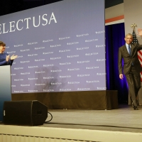 Secretary Pritzker Welcomes President Barack Obama to the 2015 SelectUSA Investment Summit
