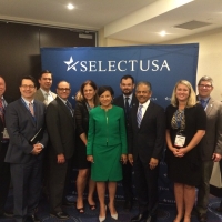 Commerce Secretary Penny Pritzker with the Florida Delegation at the USG Pavilion at the 2016 SelectUSA Summit (Photo Credit: Enterprise Florida)