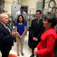 Secretary Pritzker Tours MIT&#039;s Thin Film Deposition&#039;s Lab